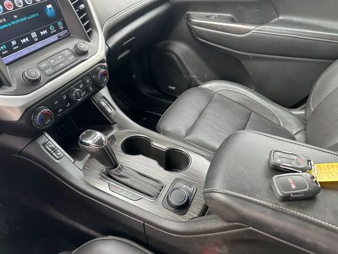 Used 2019 GMC Acadia SLT AWD/4WD image 18