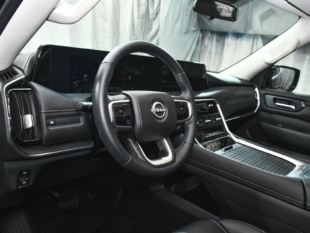 Used 2025 Nissan Armada SV AWD/4WD image 16