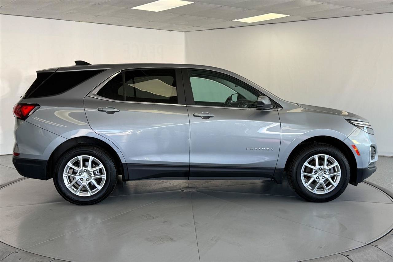 Used 2023 Chevrolet Equinox LT w/ Driver Convenience Package AWD/4WD image 6