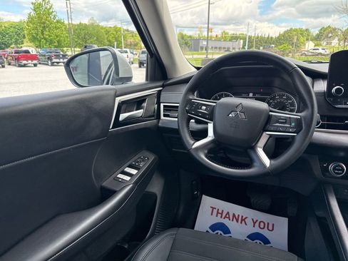 Used 2024 Mitsubishi Outlander SE AWD/4WD image 15
