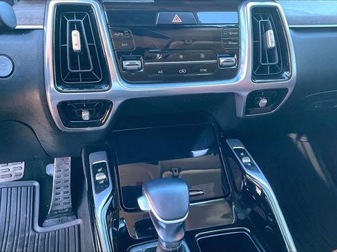 Used 2022 Kia Sorento SX Prestige w/ Rust Color Package image 31