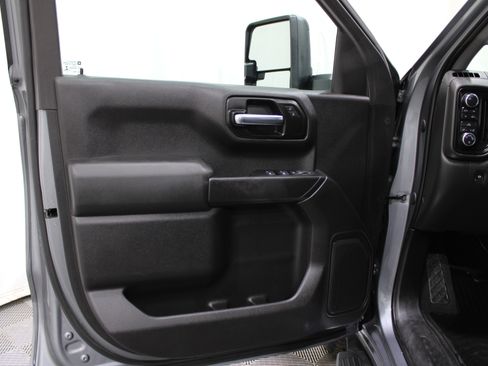 Used 2020 Chevrolet Silverado 1500 Custom w/ Custom Max Trailering Package image 6