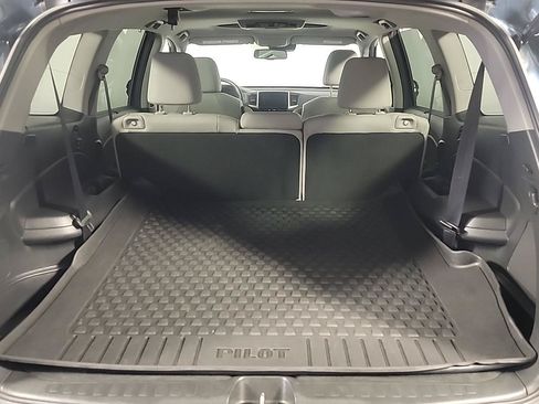 Certified 2017 Honda Pilot Touring image 10