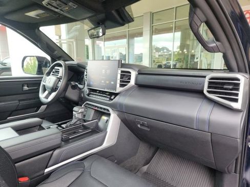 Used 2024 Toyota Tundra Platinum AWD/4WD image 32