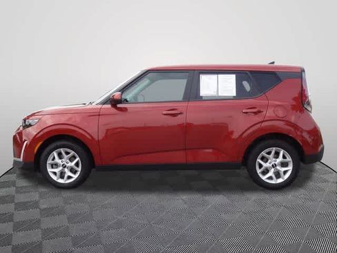 Used 2024 Kia Soul LX w/ Option Group 015 FWD image 2