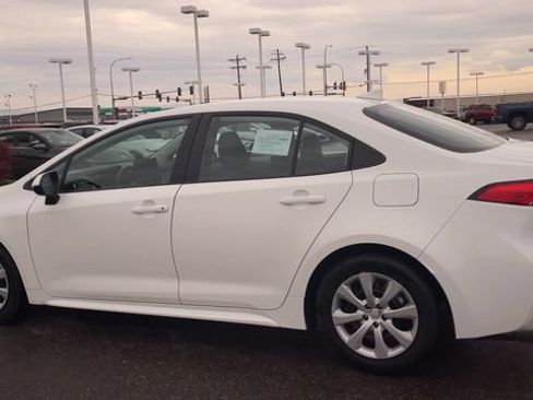 Used 2024 Toyota Corolla LE FWD image 7