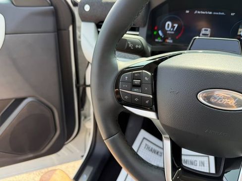 Used 2025 Ford Explorer Platinum w/ Ultimate Package image 45