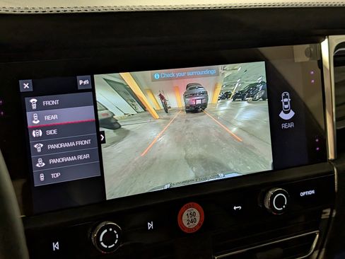 New 2026 Porsche Macan Turbo image 40