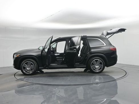 Used 2024 Mercedes-Benz GLS 450 4MATIC image 39