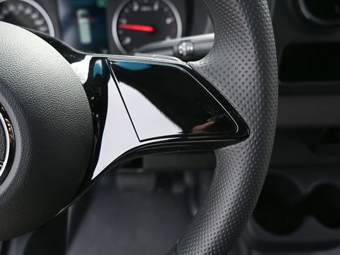 Used 2025 Mercedes-Benz Sprinter 2500 image 11