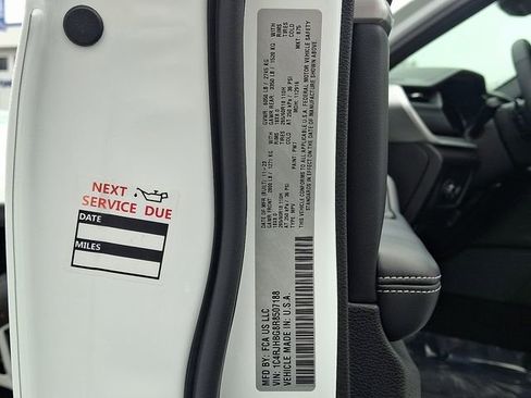 Used 2024 Jeep Grand Cherokee Limited image 26