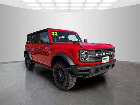 Used 2022 Ford Bronco Black Diamond image 2