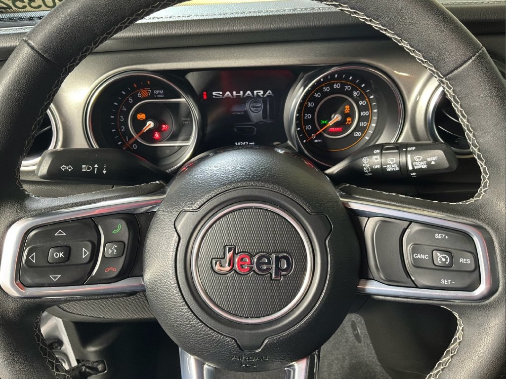 Used 2023 Jeep Wrangler Unlimited Sahara w/ Cold Weather Group AWD/4WD image 35