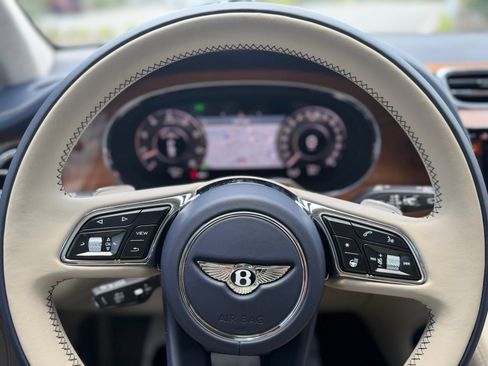 New 2026 Bentley Bentayga AWD/4WD image 32
