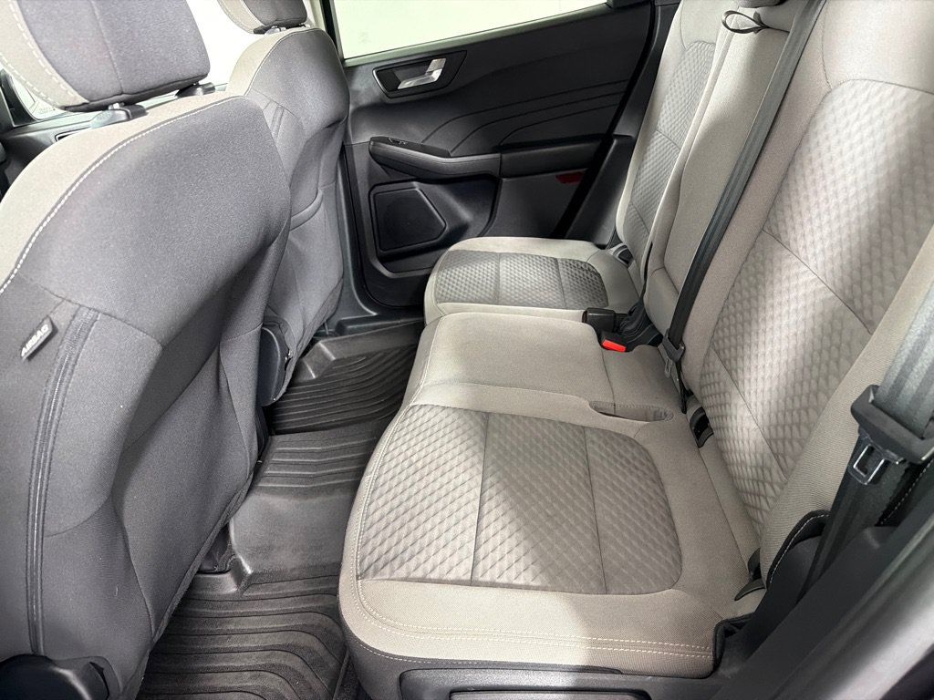 Used 2021 Ford Escape SE w/ SE Sport Appearance Package AWD/4WD image 18