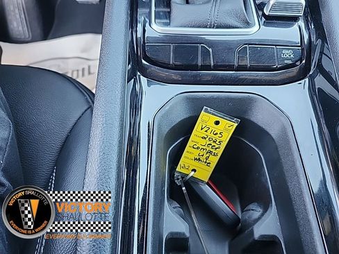 Certified 2025 Jeep Compass Limited image 10