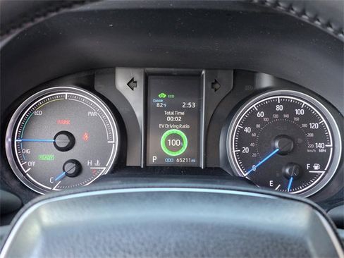 Used 2021 Toyota Venza LE image 13