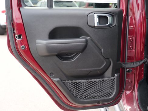 Used 2022 Jeep Gladiator Sport AWD/4WD image 19