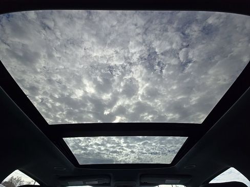 Used 2023 Ford F150 Limited image 3