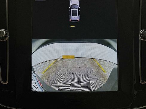 Used 2023 Volvo XC40 B5 Plus w/ Driver Assist Package image 15