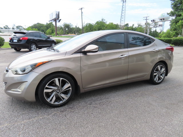 Used 2015 Hyundai Elantra Limited FWD image 3