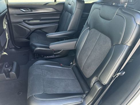 New 2025 Jeep Grand Cherokee L Altitude image 20
