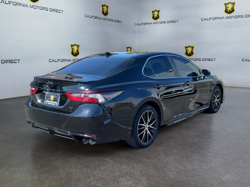 Used 2023 Toyota Camry SE FWD image 5