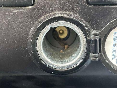 Used 2018 Toyota Sienna XLE image 23