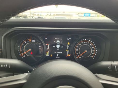 New 2026 Jeep Gladiator Mojave image 9