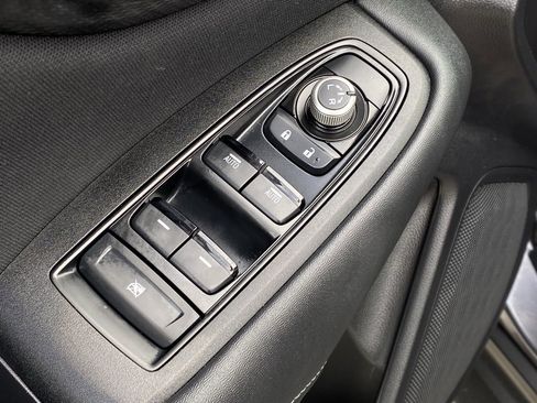 Used 2025 Subaru Outback Premium image 19