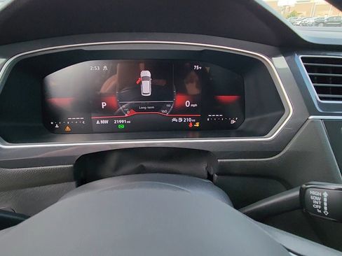 Used 2024 Volkswagen Tiguan Wolfsburg Edition image 36