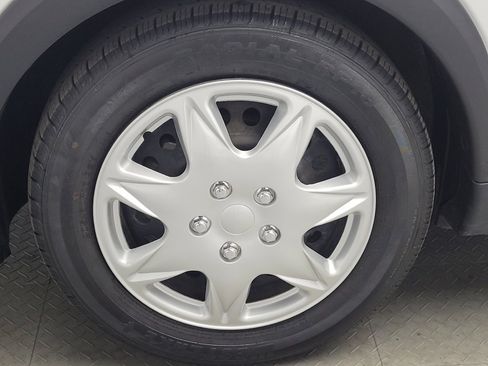 Used 2021 Nissan Kicks S FWD image 31