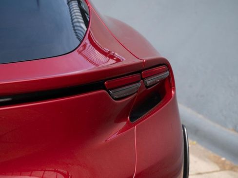 Used 2025 Ferrari Purosangue AWD/4WD image 29