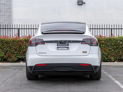 Used 2023 Tesla Model X AWD/4WD image 9