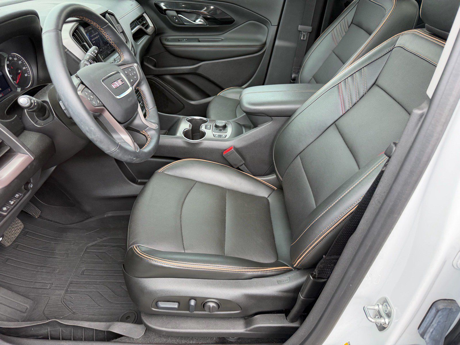 Used 2024 GMC Terrain AT4 w/ Tech Package AWD/4WD image 11