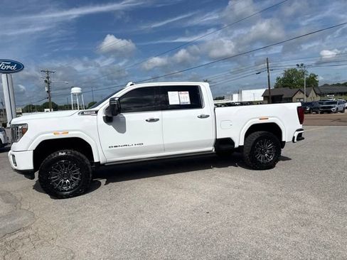 Used 2022 GMC Sierra 2500 Denali w/ Denali Ultimate Package AWD/4WD image 2
