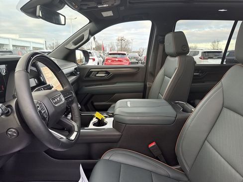 Used 2025 GMC Yukon AT4 image 26