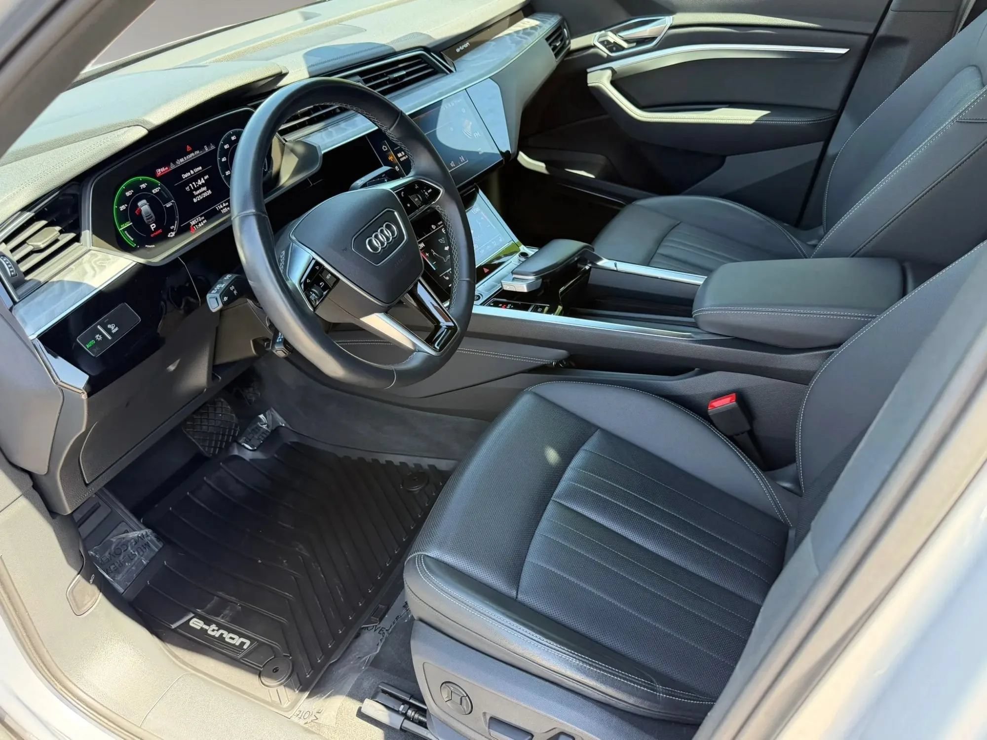 Used 2023 Audi e-tron Premium Plus AWD/4WD image 9