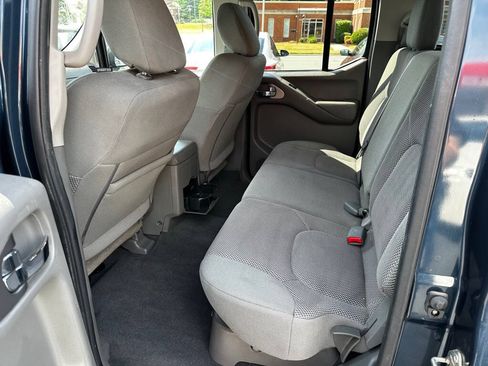 Used 2020 Nissan Frontier SV AWD/4WD image 9