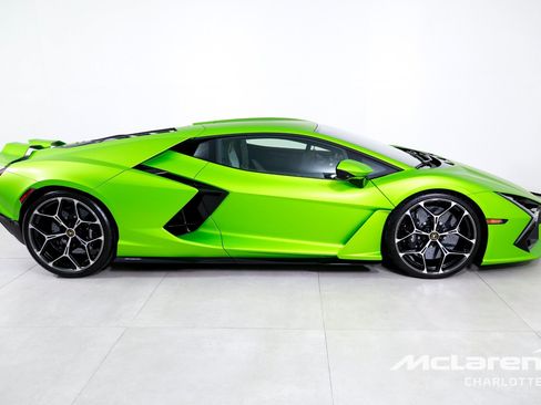 Used 2024 Lamborghini Revuelto AWD/4WD image 10