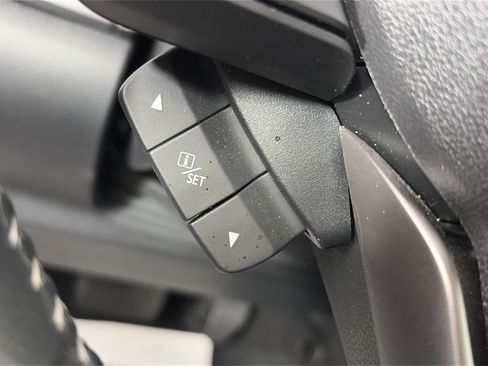 Certified 2023 Subaru Forester Premium AWD/4WD image 33