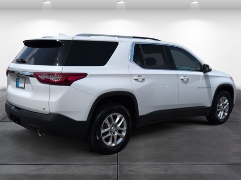 Used 2018 Chevrolet Traverse LT FWD image 5