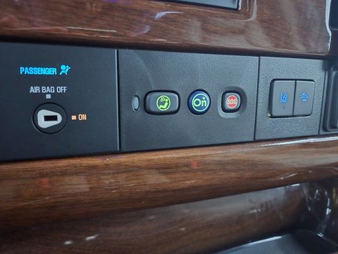 Used 2020 GMC Savana 2500 Extended w/ Enhanced Convenience Package image 32