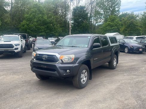 Used 2015 Toyota Tacoma 4x4 Double Cab w/ SR5 Package image 1