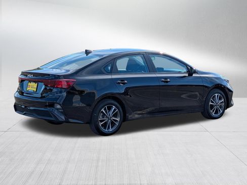 Certified 2024 Kia Forte LXS w/ LXS Technology Package FWD image 7