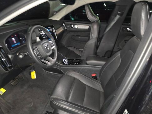 Used 2024 Volvo XC40 B5 Ultimate w/ Protection Package Premier image 3