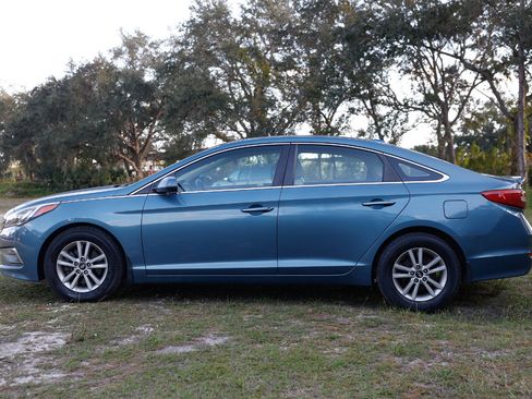Used 2015 Hyundai Sonata SE image 3
