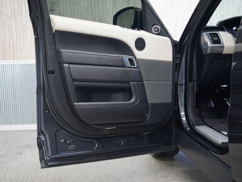 Used 2022 Land Rover Range Rover Sport HST image 27