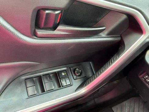 Used 2023 Toyota RAV4 LE FWD image 27