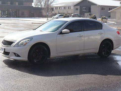 Used 2011 INFINITI G37 x Sedan w/ Premium Pkg image 10